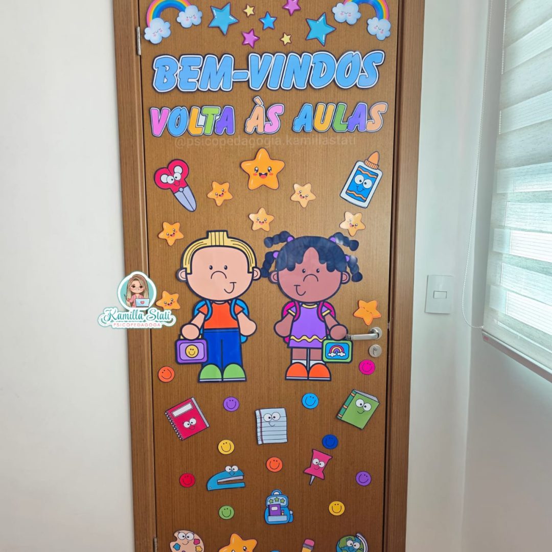 Decoração de porta volta às aulas arco-íris
