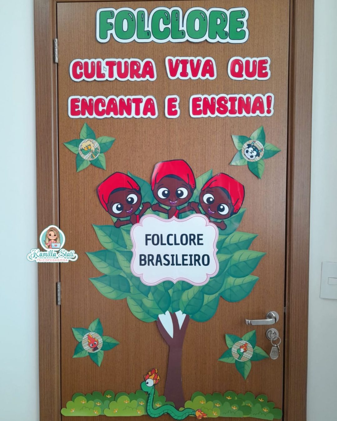 Decoração de porta folclore
