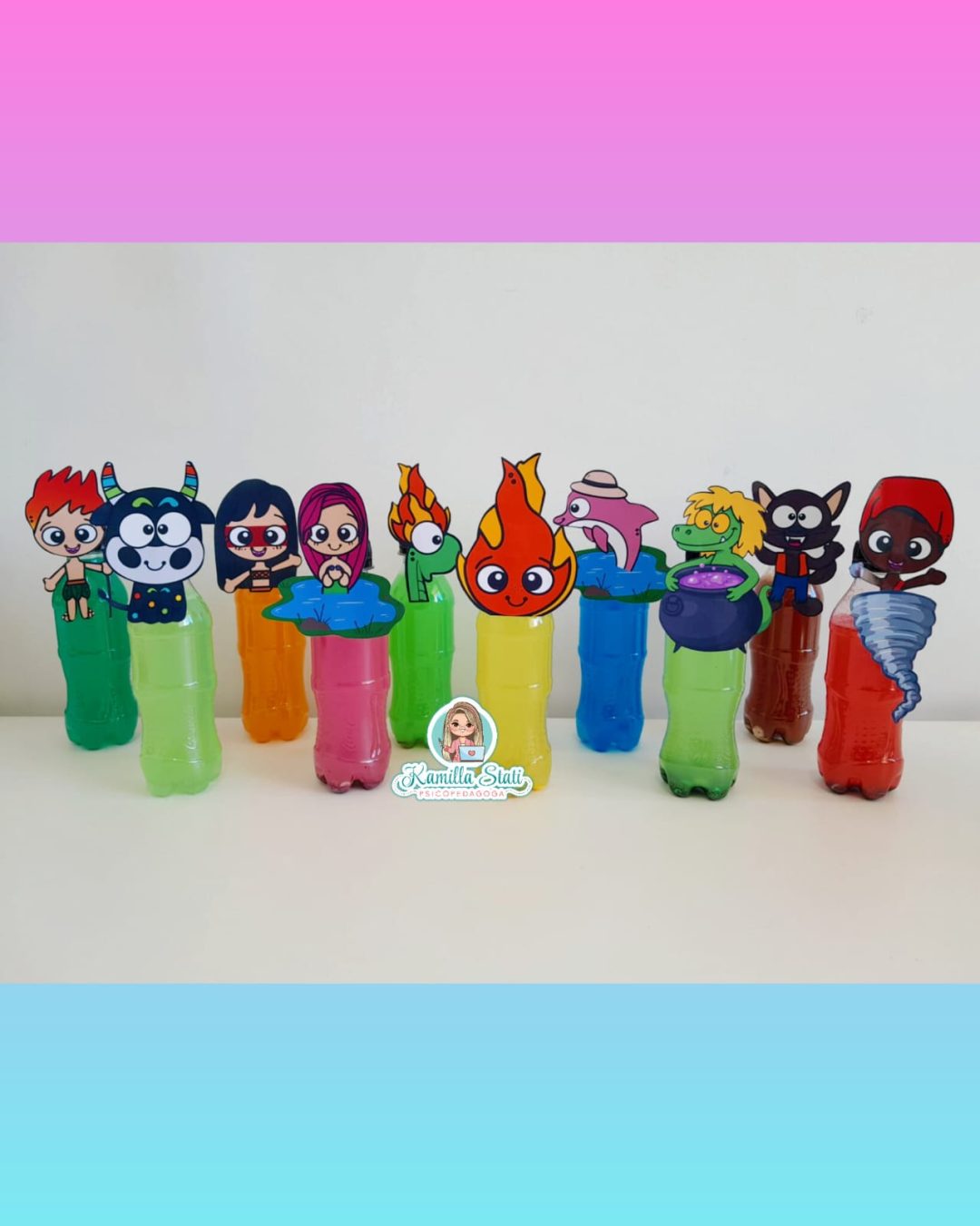 Turma do Folclore nas garrafinhas