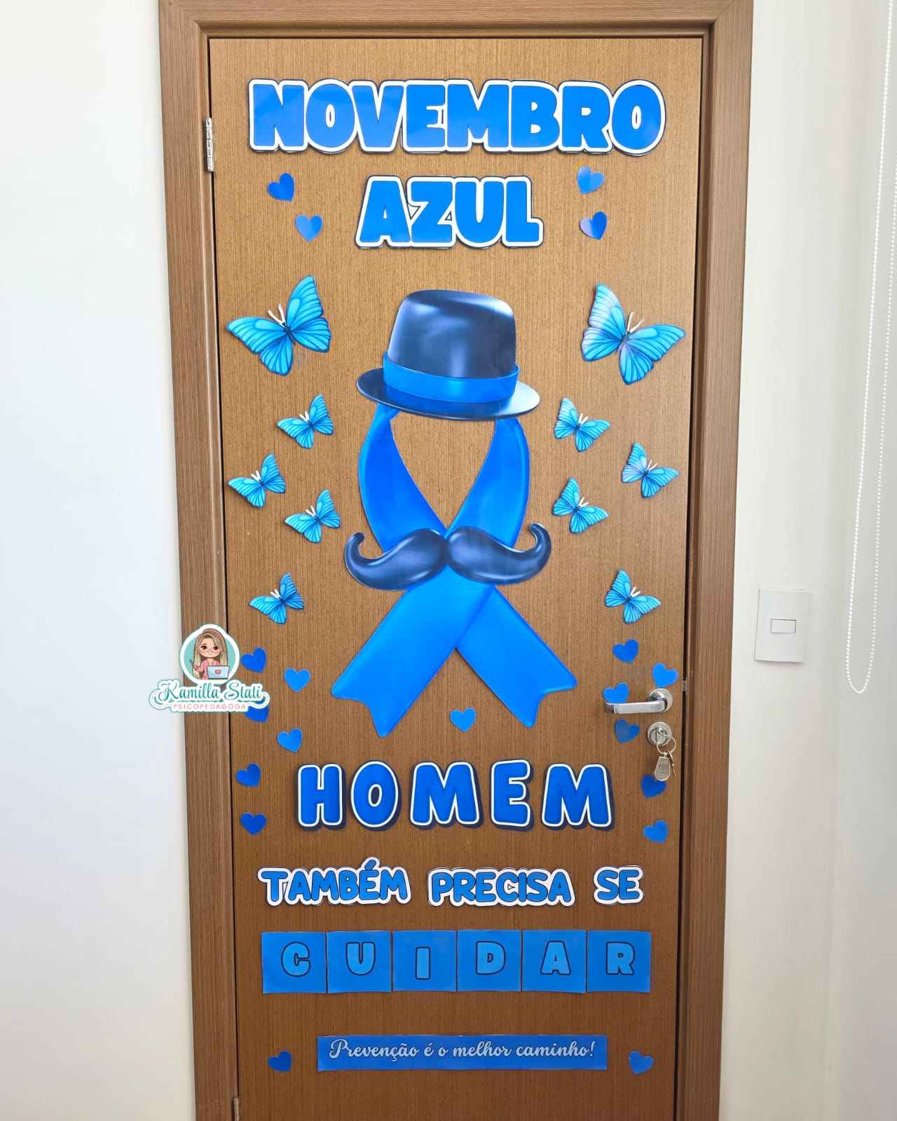 Decoração de porta Novembro Azul