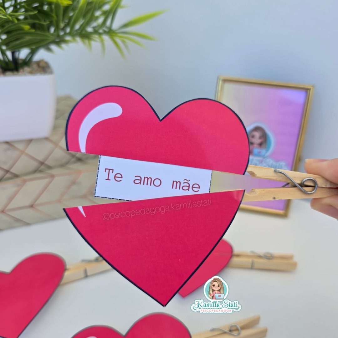 Coração no pregador dia das mães