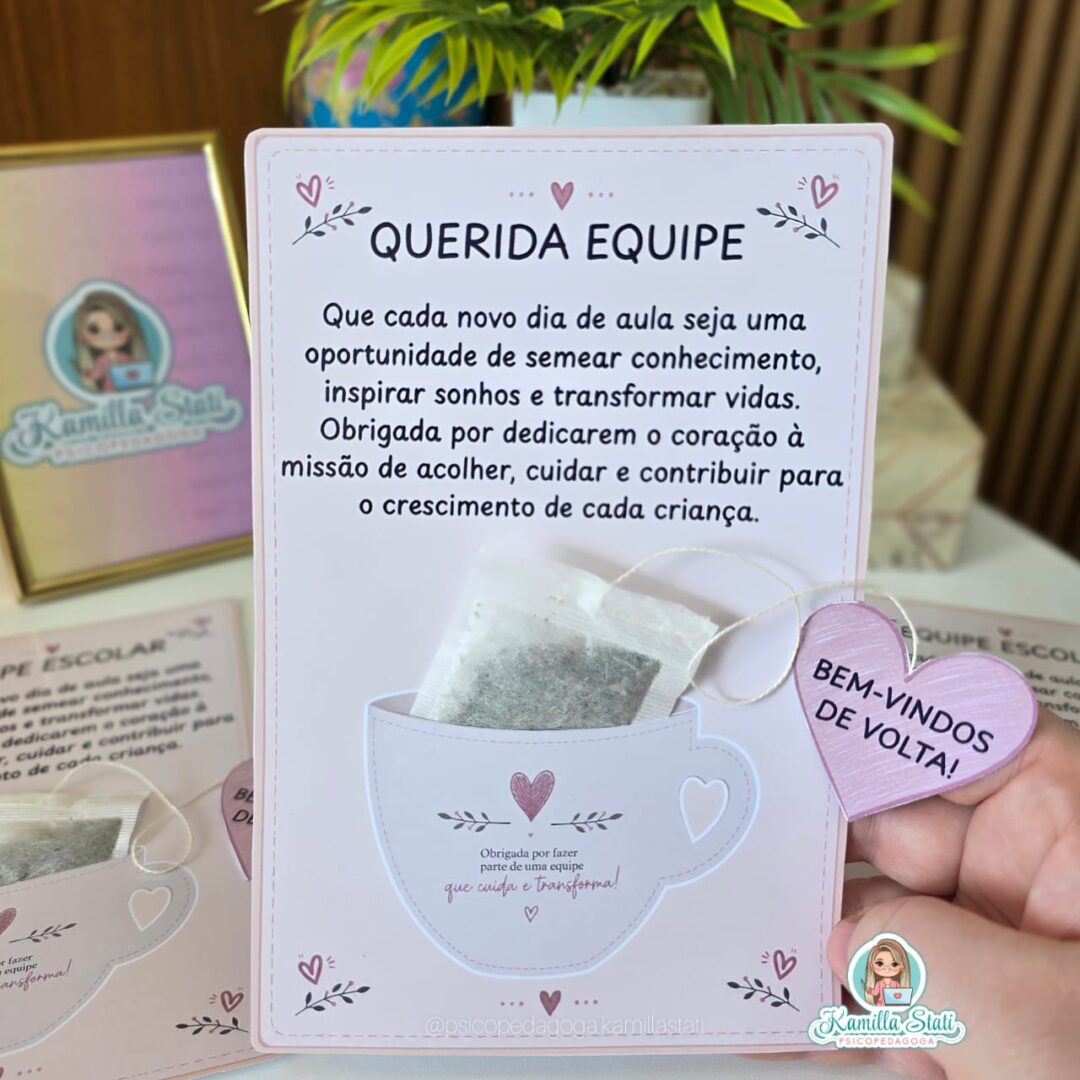 Cartão para colocar chá volta às aulas equipe escolar