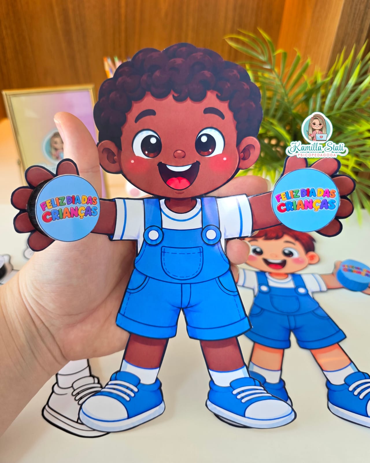 Menina(o) bate Palmas dia das crianças - Imagem 3