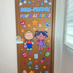 Decoração de porta volta às aulas arco-íris 2